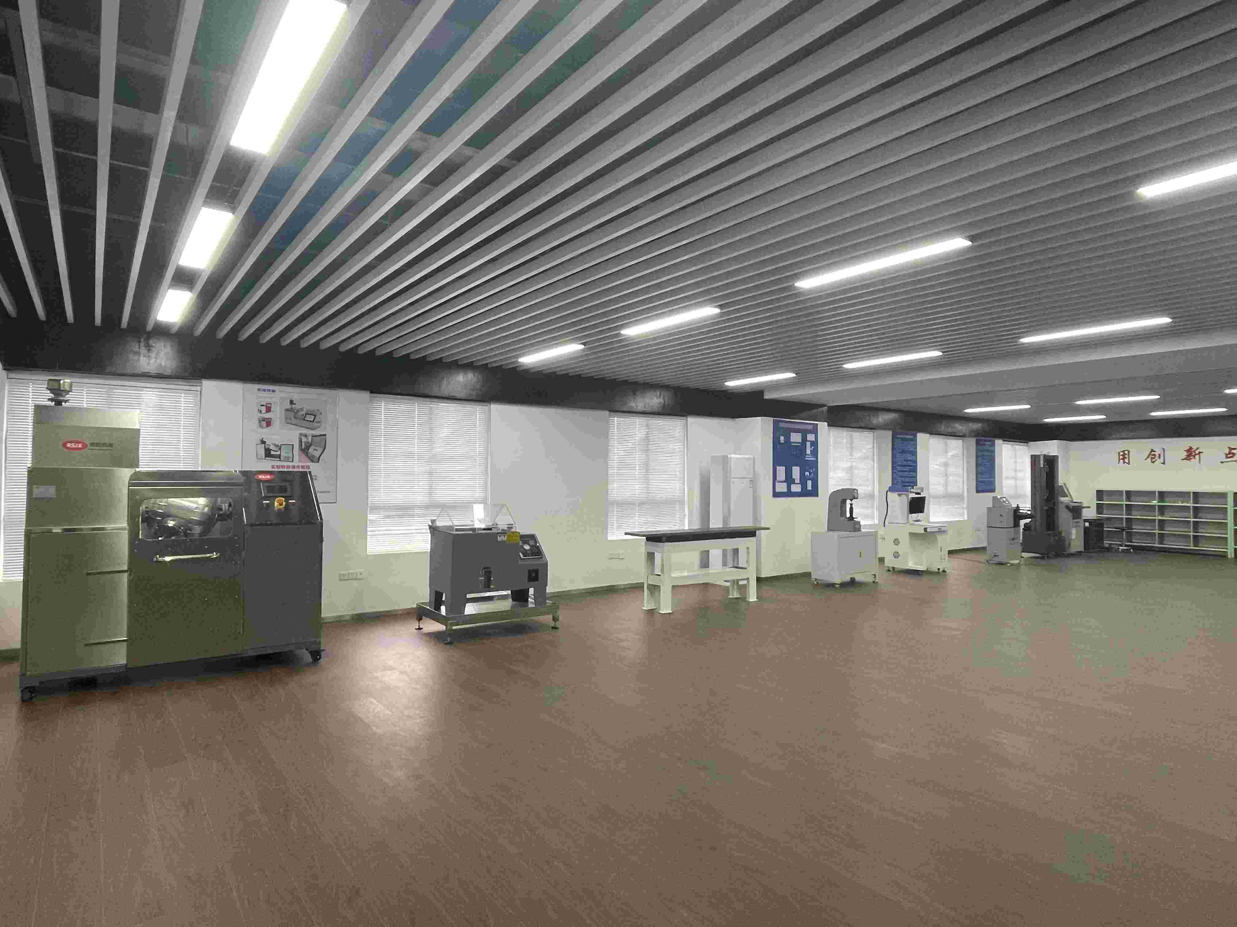 Steel staps testing room