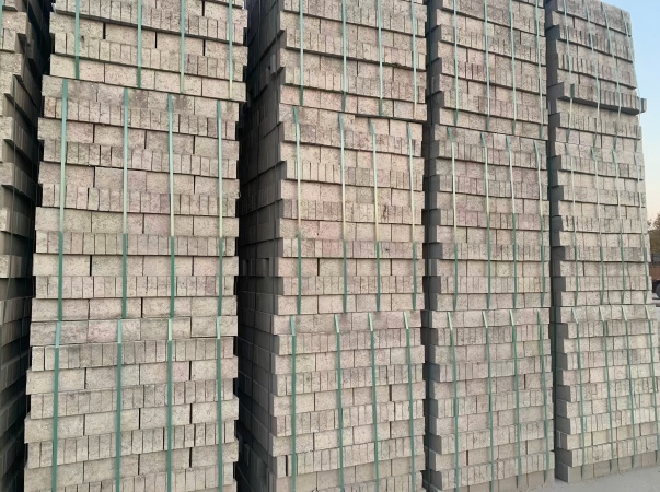 Heavy-Duty Green PET Strapping for Outdoor Brick Palletization